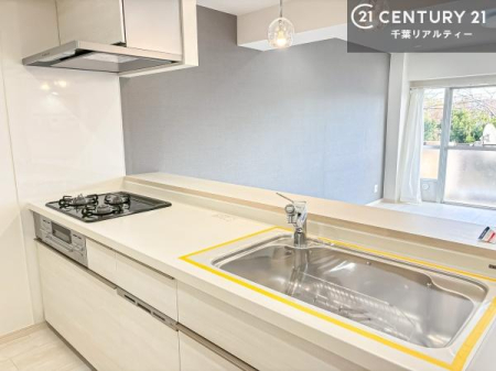 �L�b�`�� ���C�h�ȃV���N�ł��ˁI�������˂ɂ������������₷���Ǝ����y�X�d�l�̃V�X�e���L�b�`���ł��I
�f�U�C�����Ƌ@�\�������˂��L�b�`���Ő�����������܂��ˁI