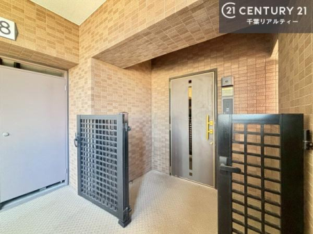 ���� �X�^�C���b�V���Ȍ��ւ��Z�܂��̑���ۂ��������Ă܂��B�������ꂽ�f�U�C���Ɛ������̂����Ԃ��A���X�̋A���S�n�悭�}���Ă���܂��B