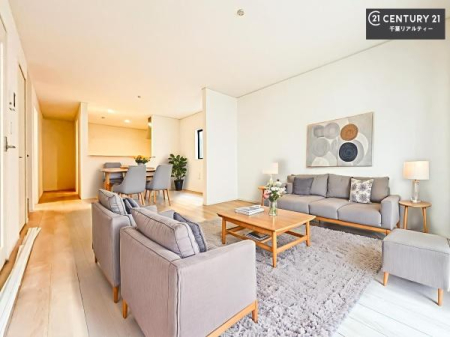 ���r���O �Ƌ��CG�p�[�X�ł��B�D�����z���܂肪���r���O����ł���ċ��S�n�̗ǂ���Ԃ����o���Ă���܂��I
���났�̎��Ԃ��߂����܂��I