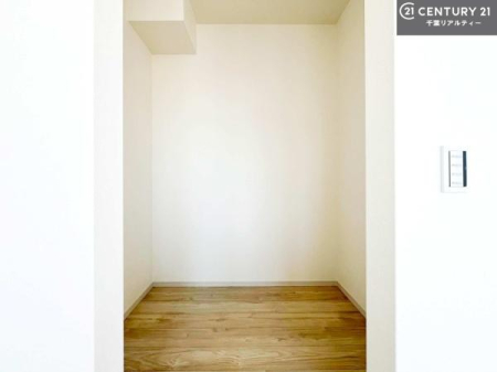 ���[ �E�H�[�N�C���N���[�[�b�g�t���ł��B��������̂��m���Ȃǂ����[���Ă��������ł��ˁI���ɂ���@�������ȂǋG�ߕ��̑傫�ȉƓd�����[�ł��܂��I