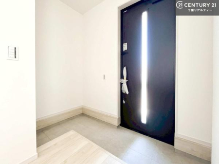 ���� �V���[�Y�{�b�N�X�t���Ȃ̂ŁA���ւ��Еt�����|�������₷���ł��I
�X�b�L���������ւŌ˂��J�����u�ԁA�������̂���S�n������Ԃ��o�}���Ă���܂��B