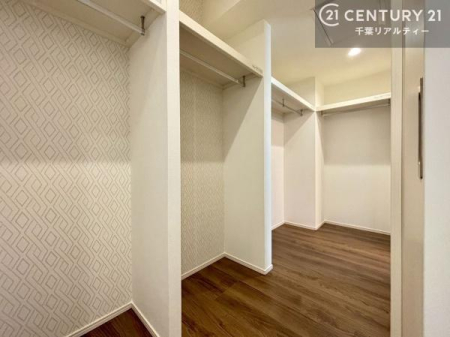 ���[ �E�H�[�N�C���N���[�[�b�g�t���ł��B��������̂��m���Ȃǂ����[���Ă��������ł��ˁI���ɂ���@�������ȂǋG�ߕ��̑傫�ȉƓd�����[�ł��܂��B