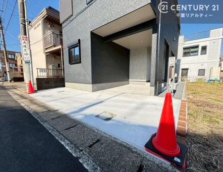 ���ԏ� �r���g�C���K���[�W�̒��ԏ�́A�J�╗����Ԃ�����Ă����̂ő�؂ɊǗ����ł���̂ň��S�I�O�łc�h�x��z�[���p�[�e�B�[���ł���X�y�[�X�Ŏg������̗ǂ��d�l�ł��I