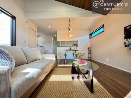 ���r���O �S�n�ǂ����r���O�͉Ƒ������R�ƏW�܂�܂��B�Ƒ��c�R�̎��Ԃ����������ł��B���Ƒ��ƁA����w�[���������Ԃ��߂��������ł��ˁB