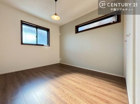 �Q�� �D���������������ޗm���́A���̖ڊo�߂��C�������ǂ������ł��ˁB���������Ԃ��������Ɖ߂������Ƃ��ł��܂��B�D�����F�����̃t���[�����O���ǂ�ȉƋ�ɂ��}�b�`���܂��I