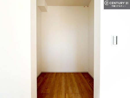 ���[ �E�H�[�N�C���N���[�[�b�g�t���ł��B��������̂��m���Ȃǂ����[���Ă��������ł��ˁI���ɂ���@�������ȂǋG�ߕ��̑傫�ȉƓd�����[�ł��܂��I