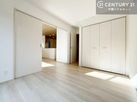 ���r���O�ȊO�̋��� �V���v���Ƀf�U�C������Ă��邽�߁A�Ƌ��I�т܂���I
���C�ɓ���̉Ƌ��u���Ă��낰���Ԃ���邱�Ƃ��ł��܂��B