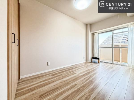 �m�� �o���R�j�[�ɖʂ��Ă���m���ł��B���邭�����肪����A���C����������ł��܂��I���N���āA�O�ɏo�Ĕw�L�т����[�ċz�����ǂ������}������邱�Ƃ��ł��܂��B