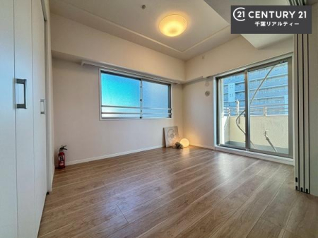 �Q�� �o���R�j�[�ɖʂ��Ă���m���ł��B���邭�����肪����A���C����������ł��܂��I���N���āA�O�ɏo�Ĕw�L�т����[�ċz�����ǂ������}������邱�Ƃ��ł��܂��B