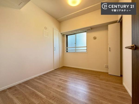 �m�� �V���v���Ƀf�U�C������Ă��邽�߁A�Ƌ��I�т܂���I
���C�ɓ���̉Ƌ��u���Ă��낰���Ԃ���邱�Ƃ��ł��܂��B