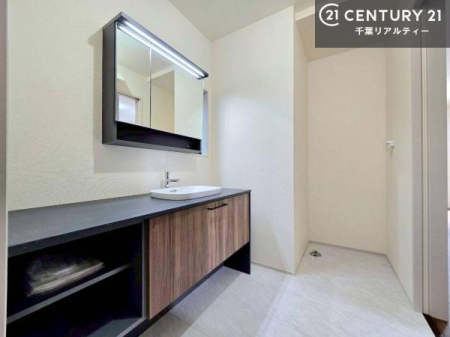 ���ʑ�E���ʏ� ���󂩂犣���E���[�A�����܂ł̈ړ����Z���A�����̉Ǝ������������ƃA�b�v���܂��B
����肪�߂��ɂ܂Ƃ܂��Ă��邽�߁A�Z��������J�̓��̂�������X�g���X�Ȃ����Ȃ��܂��B