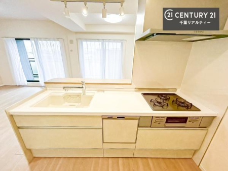 �L�b�`�� �R�����͎O������̂ł������̓����i�s���ł��܂��B
�������O�����t���ł��B�����X�y�[�X���L�X���Ă���׍�Ƃ����₷���I�g�����肪�ǂ��V�X�e���L�b�`���ł��I