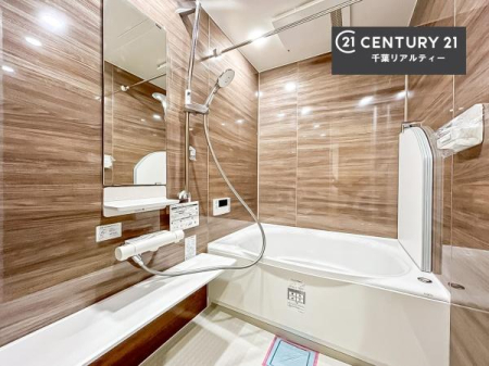 ���� �L�X�o�X�ň���̔������t���b�V���B�����L�΂���̂ŁA�����ɂ��������ƐZ����܂��ˁI�����̃o�X�^�C�����y���݂ɂȂ�܂��B