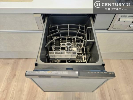 �L�b�`�� �H��@�t���̃L�b�`���ł��I�Z���������r��h�~�Ƃ��đ�ϊ��􂷂�֗��Ȏd�l�ł��I�r���g�C���Ȃ̂ŃL�b�`���̏ꏊ����炸�����X�y�[�X���L���g�����Ƃ��o���܂��I