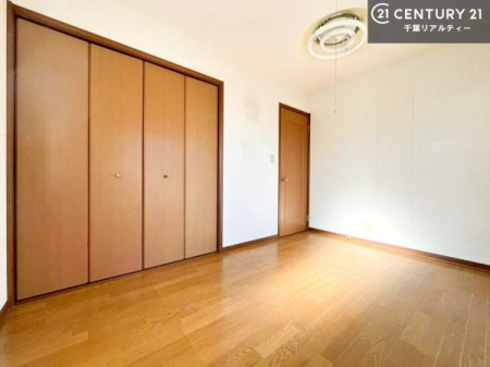 �m�� ���[�X�y�[�X�����Ă��܂��I�������X�b�L�����ڂ��鎖���ł��܂��ˁB
�Ƌ��I�΂Ȃ��V���v���ȃf�U�C���ׁ̈A�Ƌ��I�΂����C�ɓ���̋�ԍ�肪�ł������ł��ˁB