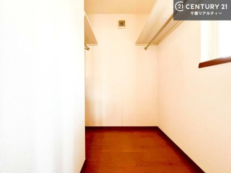 ���[ �E�H�[�N�C���N���[�[�b�g�t���ł��B��������̂��m���Ȃǂ����[���Ă��������ł��ˁI���ɂ���@�������ȂǋG�ߕ��̑傫�ȉƓd�����[�ł��܂��I