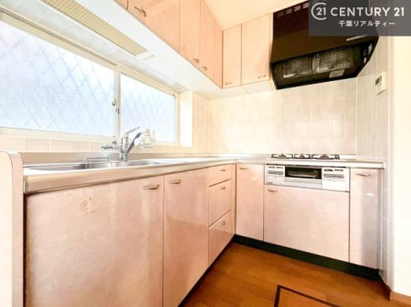 �L�b�`�� ��Ƃ����₷���V�X�e���L�b�`���ł��I���[����������t���Ă���̂ŁA�����X�y�[�X�ɕ���u���Ȃ��čςނ̂ŁA�L�X�g���āA���K�ɍ�Ƃ��ł��܂��I