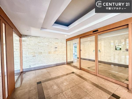 �G���g�����X ��؂Ȃ��q�l�����o�}������G���g�����X�B�z��������ǂ��S�n�̗ǂ���Ԃł��B