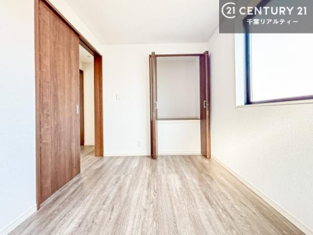 ���r���O�ȊO�̋��� ���[�X�y�[�X�����Ă��܂��I�������X�b�L�����ڂ��鎖���ł��܂��ˁB
�Ƌ��I�΂Ȃ��V���v���ȃf�U�C���ׁ̈A�Ƌ��I�΂����C�ɓ���̋�ԍ�肪�ł������ł��ˁB