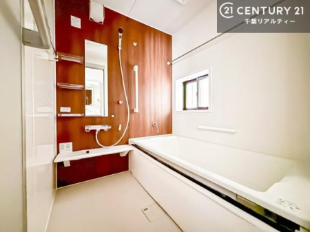 ���� �L�X�o�X�ň���̔������t���b�V���B�����L�΂���̂ŁA�����ɂ��������ƐZ����܂��ˁI�����̃o�X�^�C�����y���݂ɂȂ�܂��B