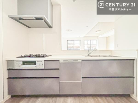 �L�b�`�� ��l�C�̑Ζʎ��V�X�e���L�b�`�����̗p���Ă��܂��I���Ƒ��̃R�~���j�P�[�V���������R�Ƒ�����݌v�ł��B
���q�l�ɂ��ڂ��͂��̂Ŋ������ł��ˁI�L�X�g���ĉ��K�ō�Ƃ��i�݂܂��B