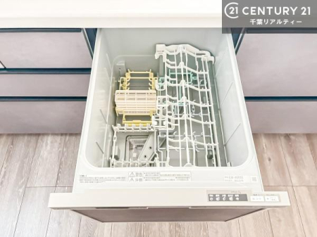 �L�b�`�� �H��@�t���̃L�b�`���ł��I�Z���������r��h�~�Ƃ��đ�ϊ��􂷂�֗��Ȏd�l�ł��I�r���g�C���Ȃ̂ŃL�b�`���̏ꏊ����炸�����X�y�[�X���L���g�����Ƃ��o���܂��I