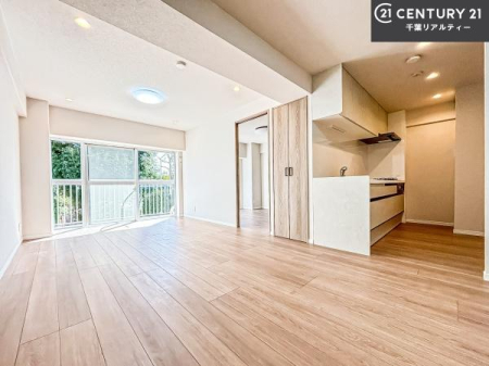 ���r���O �S�n�ǂ����r���O�͉Ƒ������R�ƏW�܂�܂��B�Ƒ��c�R�̎��Ԃ����������ł��B���Ƒ��ƁA����w�[���������Ԃ��߂��������ł��ˁB