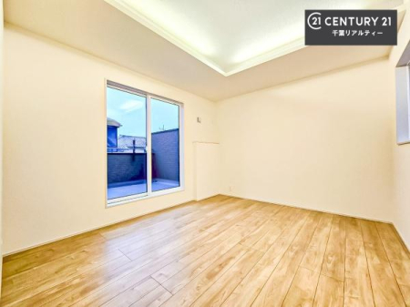 �Q�� �o���R�j�[�ɖʂ��Ă���m���ł��B���邭�����肪����A���C����������ł��܂��I���N���āA�O�ɏo�Ĕw�L�т����[�ċz�����ǂ������}������邱�Ƃ��ł��܂��B