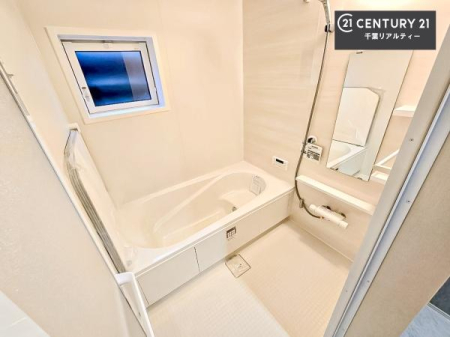 ���� �������������l�̕��͋C�̃o�X���[���́A�����o�Ă��ăo�X�^�C�����[���I
���d���撣���Ă��邲�J���ɂ��D�݂̓����̓����܂����āA�y����ł݂Ă͂������ł��傤���H