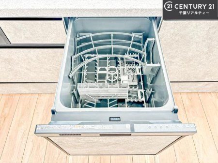 �L�b�`�� �H��@�t���̃L�b�`���ł��I�Z���������r��h�~�Ƃ��đ�ϊ��􂷂�֗��Ȏd�l�ł��I�r���g�C���Ȃ̂ŃL�b�`���̏ꏊ����炸�����X�y�[�X���L���g�����Ƃ��o���܂��I