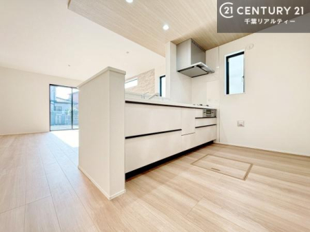 �L�b�`�� ��Ƃ����₷���V�X�e���L�b�`���ł��I���[����������t���Ă���̂ŁA�����X�y�[�X�ɕ���u���Ȃ��čςނ̂ŁA�L�X�g���āA���K�ɍ�Ƃ��ł��܂��I