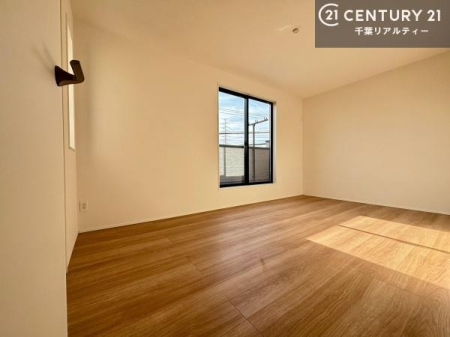 �Q�� �o���R�j�[�ɖʂ��Ă���m���ł��B���邭�����肪����A���C����������ł��܂��I���N���āA�O�ɏo�Ĕw�L�т����[�ċz�����ǂ������}������邱�Ƃ��ł��܂��B