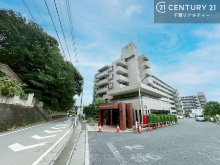 ���̑����n ���J�Ƀ��m�x�[�V�������ꂽ�Â��ǂ��}���V�����B�������������͋C�ƌ���I�ȉ��K�������a���A���@�ɐ��܂�ς��܂����B�ݔ����[�����A�������\�̗��z�I�ȏZ�܂��ł��B