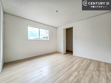 �Q�� �D���������������ޗm���́A���̖ڊo�߂��C�������ǂ������ł��ˁB���������Ԃ��������Ɖ߂������Ƃ��ł��܂��B�D�����F�����̃t���[�����O���ǂ�ȉƋ�ɂ��}�b�`���܂��I