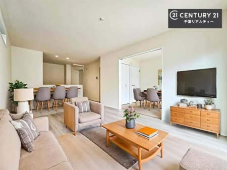 ���r���O �Ƌ��CG�p�[�X�ł��B�S�n�ǂ����r���O�͉Ƒ������R�ƏW�܂�܂��B�Ƒ��c�R�̎��Ԃ����������ł��B���Ƒ��ƁA����w�[���������Ԃ��߂��������ł��ˁB