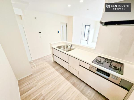 �L�b�`�� ��l�C�̑Ζʎ��V�X�e���L�b�`�����̗p���Ă��܂��I���Ƒ��̃R�~���j�P�[�V���������R�Ƒ�����݌v�ł��B
���q�l�ɂ��ڂ��͂��̂Ŋ������ł��ˁI�L�X�g���ĉ��K�ɍ�Ƃ��i�݂܂��B