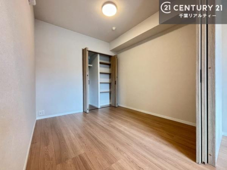 �m�� �V���v���Ƀf�U�C������Ă��邽�߁A�Ƌ��I�т܂���I
���C�ɓ���̉Ƌ��u���Ă��낰���Ԃ���邱�Ƃ��ł��܂��B