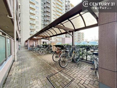 ���̑����p�� ���֏ꊮ���ŁA���q���܂̎��]�Ԃ�ʋΗp�̎��]�Ԃ����S���Ēu���܂��B���Ƒ��ɂ����ꂵ���֗��Ȑݔ��ł��B
�󂫏󋵂����C�y�ɂ��₢���킹���������B