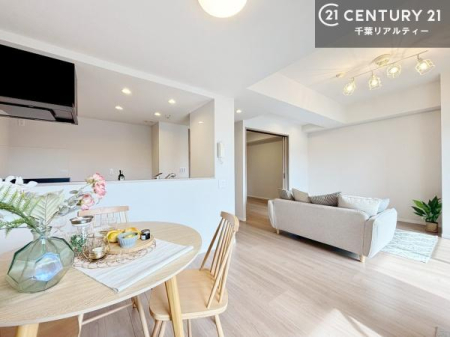 ���r���O �S�n�ǂ����r���O�͉Ƒ������R�ƏW�܂�܂��B�Ƒ��c�R�̎��Ԃ����������ł��B���Ƒ��ƁA����w�[���������Ԃ��߂��������ł��ˁB