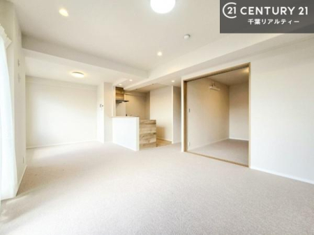 ���r���O �J�����̂���L�XLDK�I�\�t�@�[��_�C�j���O�e�[�u����u���Ă������ɂȂ�Ȃ��̂ŉ��K�ɉ߂����܂��I�R�~���j�P�[�V���������₷�����r���O�ł��B