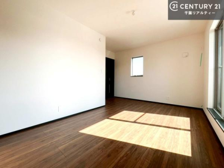 �Q�� �D���������������ޗm���́A���̖ڊo�߂��C�������ǂ������ł��ˁB���������Ԃ��������Ɖ߂������Ƃ��ł��܂��B�D�����F�����̃t���[�����O���ǂ�ȉƋ�ɂ��}�b�`���܂��I