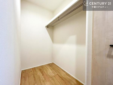 ���[ �E�H�[�N�C���N���[�[�b�g�t���ł��B��������̂��m���Ȃǂ����[���Ă��������ł��ˁI���ɂ���@�������ȂǋG�ߕ��̑傫�ȉƓd�����[�ł��܂��I