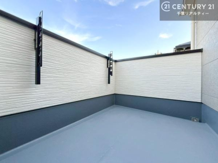 �o���R�j�[ �z������̗ǂ��o���R�j�[�ŁA�����󕨂��悭���������ł��ˁI
���V�C�̗ǂ����ɂ̓o���R�j�[�֏o�ă��t���b�V������̂��C�����悳�����ł��B