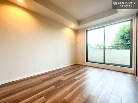 �q������ �_�炩���z�����������ޖ��邢�����������o����݌v�B�ʌ��̎��鑋���C�����̗ǂ���������n��グ�܂��B���̖ڊo�߂��X�b�L�����܂��I