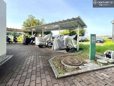 ���̑����p�� ���p�����E���֏�ł��B
���]�Ԃ�����΍s���͈͂��L���肨�o�����֗��ł��I�󂫏󋵂Ɋւ��Ă͂��C�y�ɂ��₢���킹��������