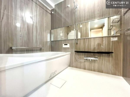 ���� �������������l�̕��͋C�̃o�X���[���́A�����o�Ă��ăo�X�^�C�����[���I
���d���撣���Ă��邲�J���ɂ��D�݂̓����̓����܂����āA�y����ł݂Ă͂������ł��傤���H