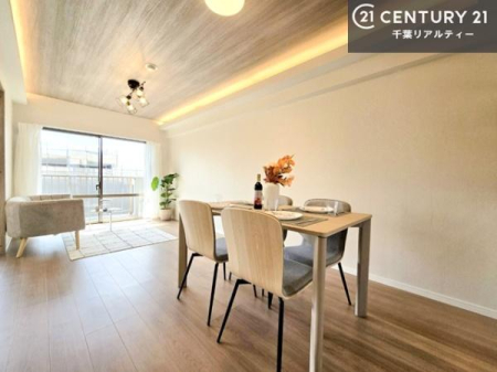 ���r���O �傫�ȑ����炽���Ղ�̗z���������閾�邢���r���O�B�J�����̂��郊�r���O�ŉƑ��c���̂��났�̎��Ԃ��߂����܂��I�����w�\�ł��I���񌻒n�ŗz������Ȃǂ��̊����������܂��I