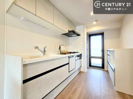 �L�b�`�� ��Ƃ����₷���V�X�e���L�b�`���ł��I���[����������t���Ă���̂ŁA�����X�y�[�X�ɕ���u���Ȃ��čςނ̂ŁA�L�X�g���āA���K�ɍ�Ƃ��ł��܂��I