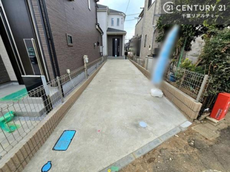 ���ԏ� ���ԃX�y�[�X��2�䕪����܂��I�Z�J���h�J�[�͂������A�o�C�N�⎩�]�ԂȂǂ��u���ꏊ�ɍ���܂���B