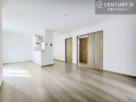 ���r���O -